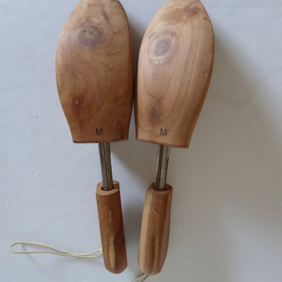 VINTAGE ROCHESTER CEDAR WOOD MENS SHOE TREE FORM SHAPER (MEDIUM) USED - Picture 2 of 10